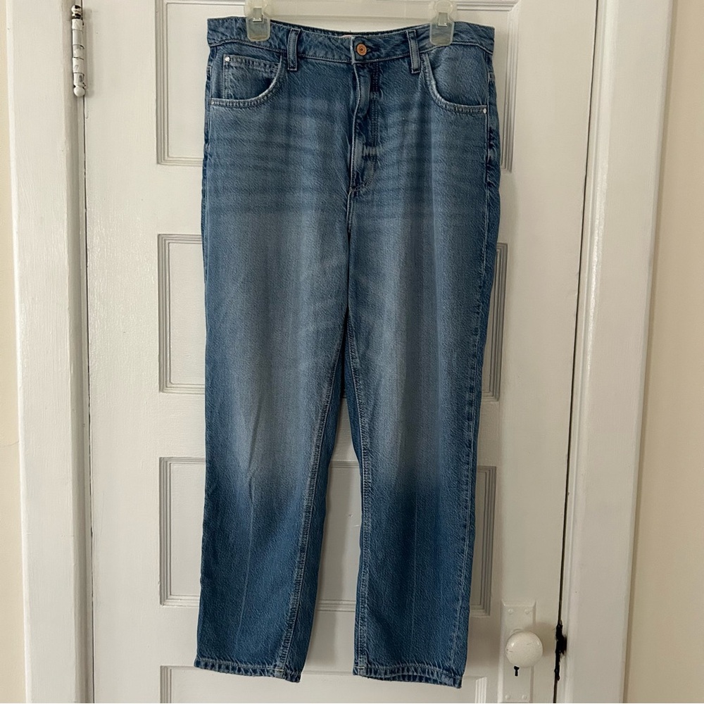 Guess Tapered High Mom Jean